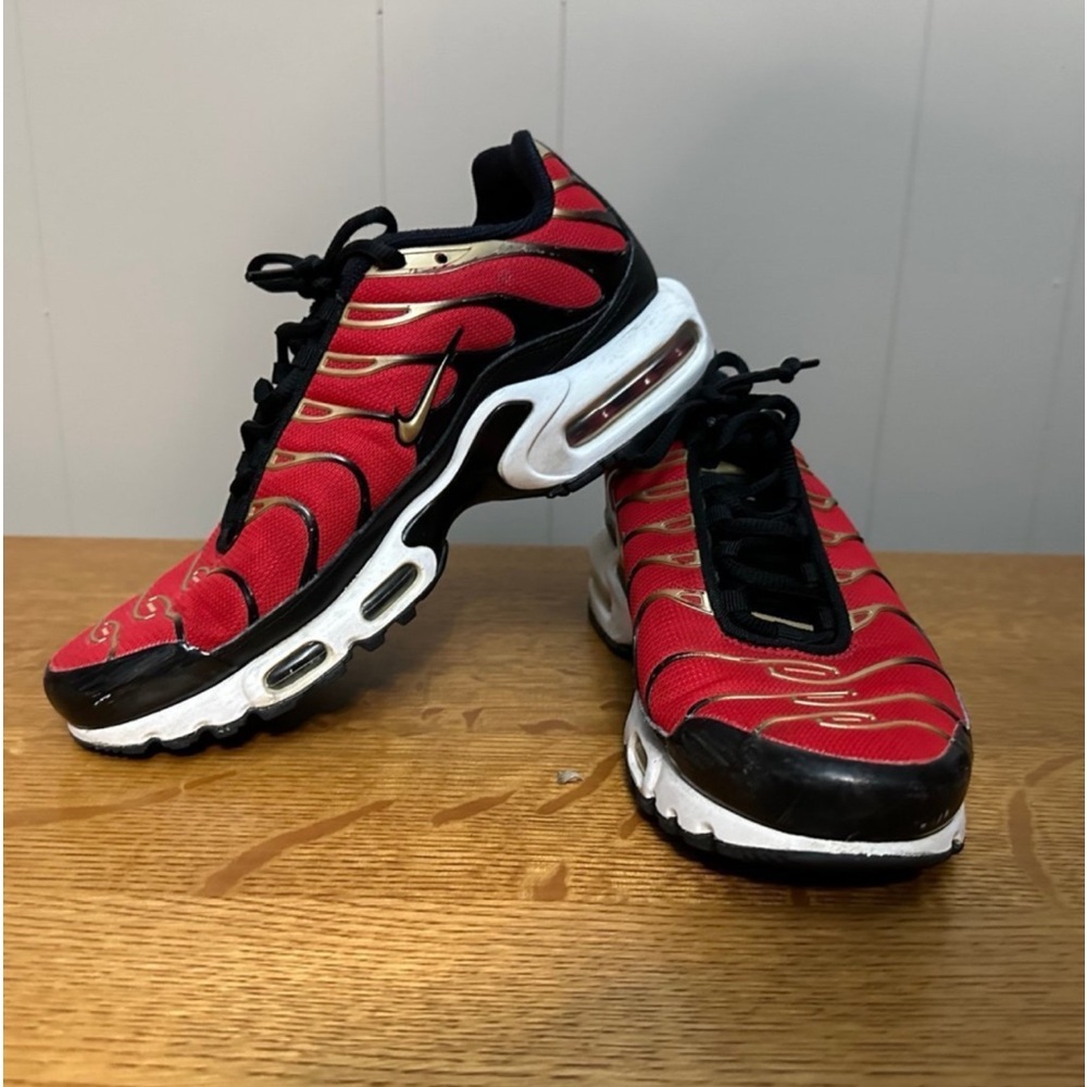 Women’s Nike Air Max size 10